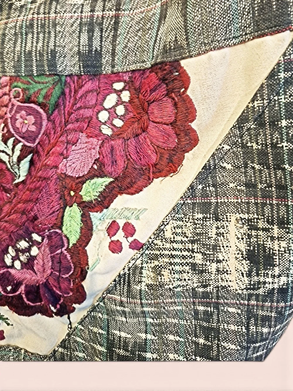 ✨️Made In Mexico! Embroidered Floral Hobo Crossbody Bag in Magenta and Green!